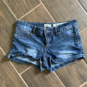 Denim Indigo Rein Shorts, mid rise